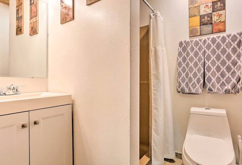 Bushkill House W/ Deck & Community Amenities!