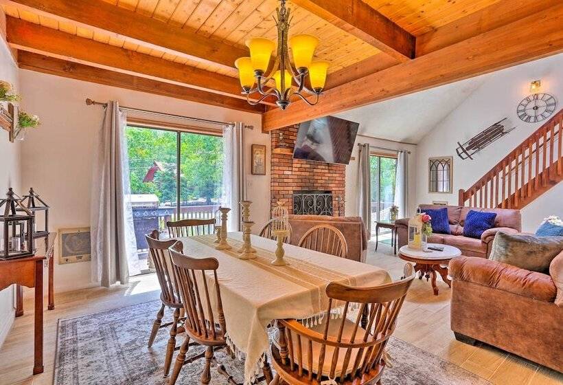 Bushkill House W/ Deck & Community Amenities!