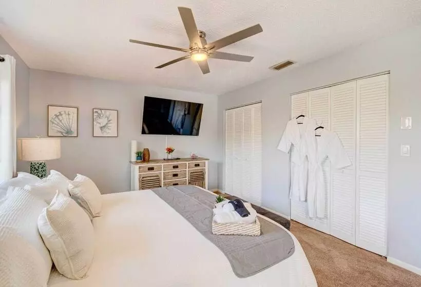 Punta Gorda Canal Home W/ Private Pool!