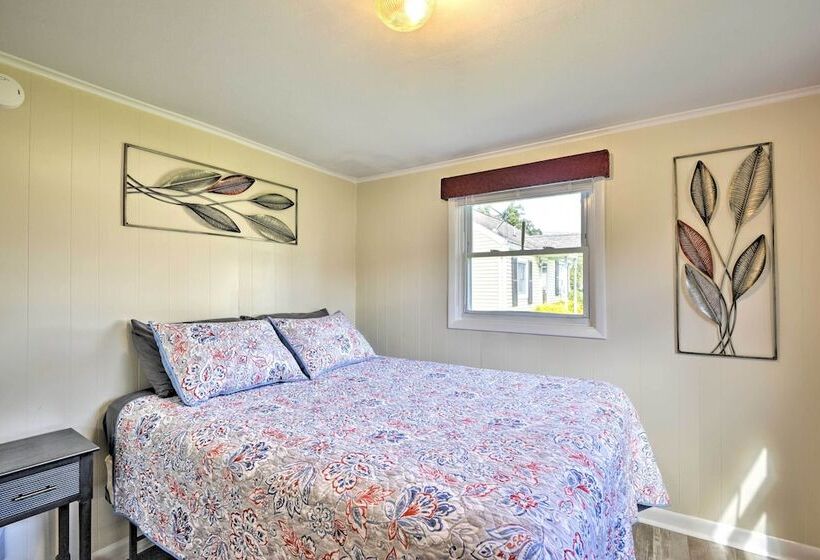 Quiet New York Retreat < 7 Miles To Skiing!