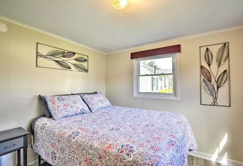 Quiet New York Retreat < 7 Miles To Skiing!