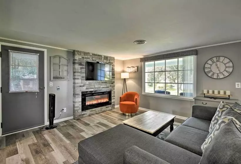 Quiet New York Retreat < 7 Miles To Skiing!