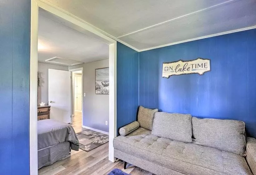 Quiet New York Retreat < 7 Miles To Skiing!