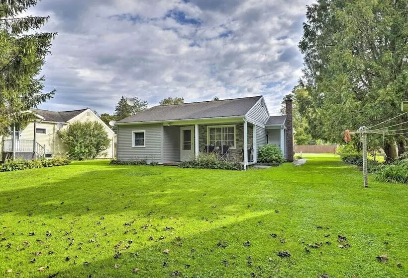 Quiet New York Retreat < 7 Miles To Skiing!