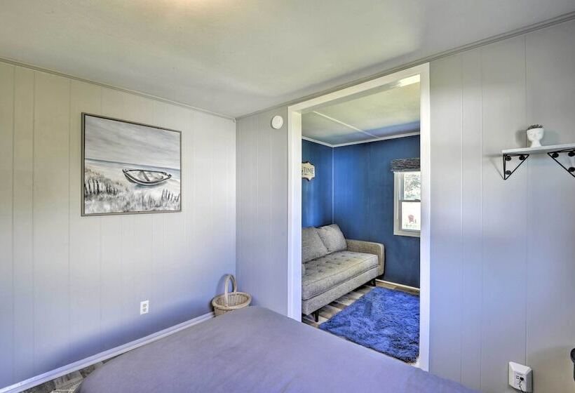 Quiet New York Retreat < 7 Miles To Skiing!