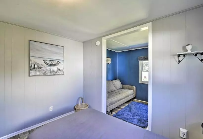 Quiet New York Retreat < 7 Miles To Skiing!