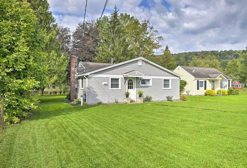 Quiet New York Retreat < 7 Miles To Skiing!