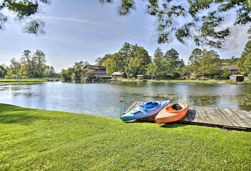Quiet New York Retreat < 7 Miles To Skiing!
