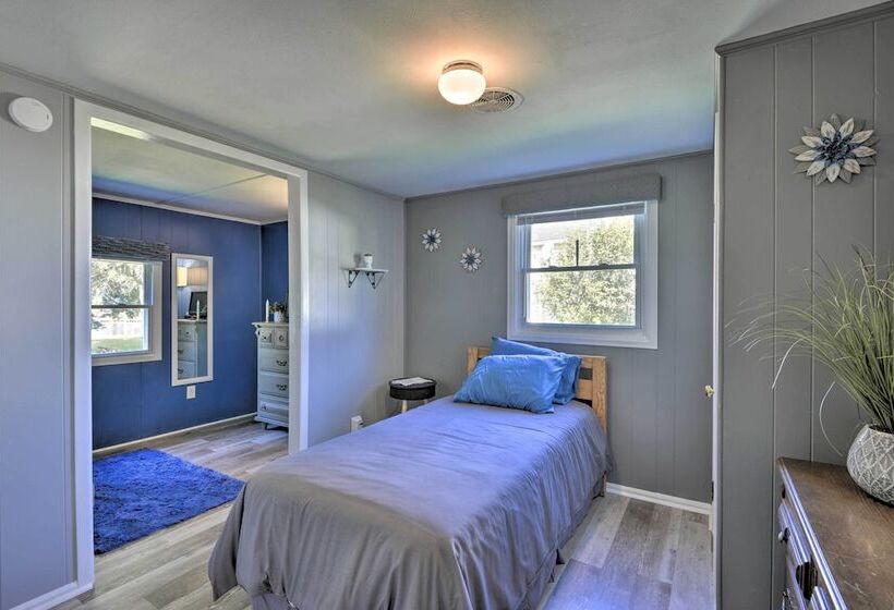 Quiet New York Retreat < 7 Miles To Skiing!