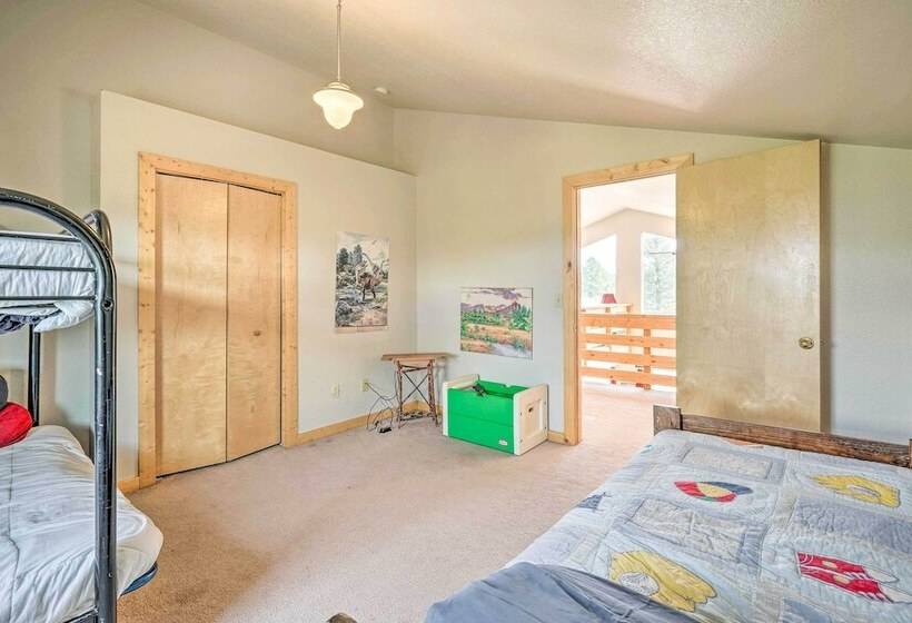 Rustic Florissant Cabin: 4 Acres & Mountain View!