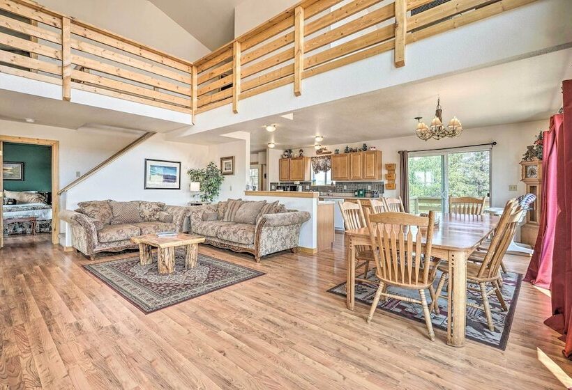 Rustic Florissant Cabin: 4 Acres & Mountain View!