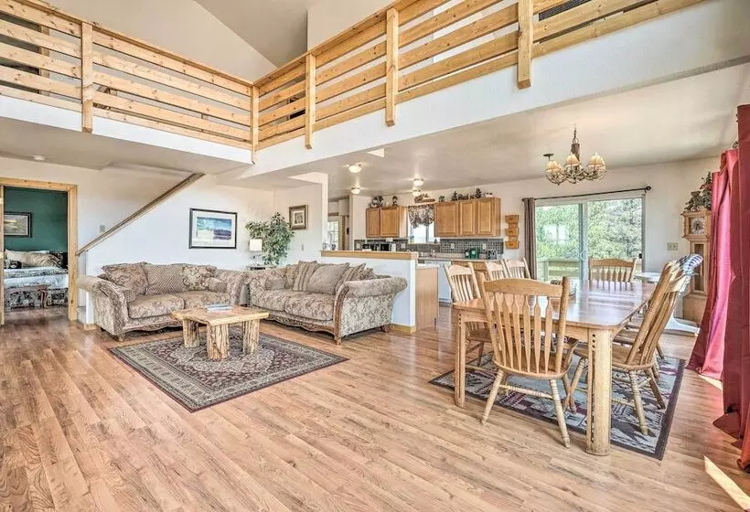 Rustic Florissant Cabin: 4 Acres & Mountain View!