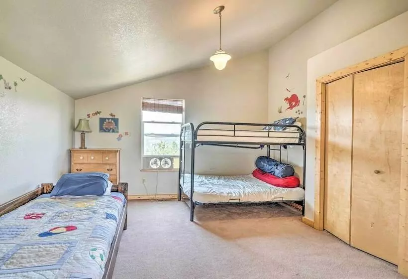 Rustic Florissant Cabin: 4 Acres & Mountain View!