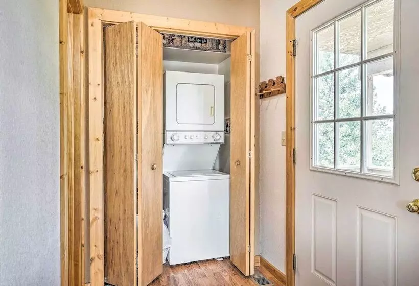 Rustic Florissant Cabin: 4 Acres & Mountain View!