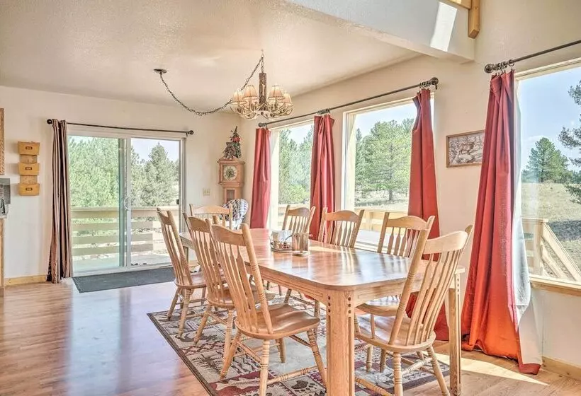 Rustic Florissant Cabin: 4 Acres & Mountain View!