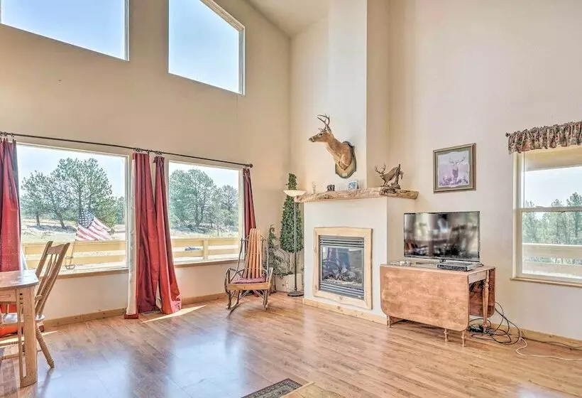 Rustic Florissant Cabin: 4 Acres & Mountain View!