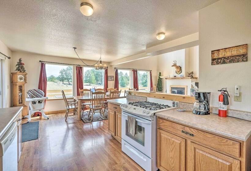 Rustic Florissant Cabin: 4 Acres & Mountain View!