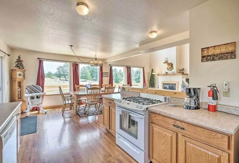 Rustic Florissant Cabin: 4 Acres & Mountain View!