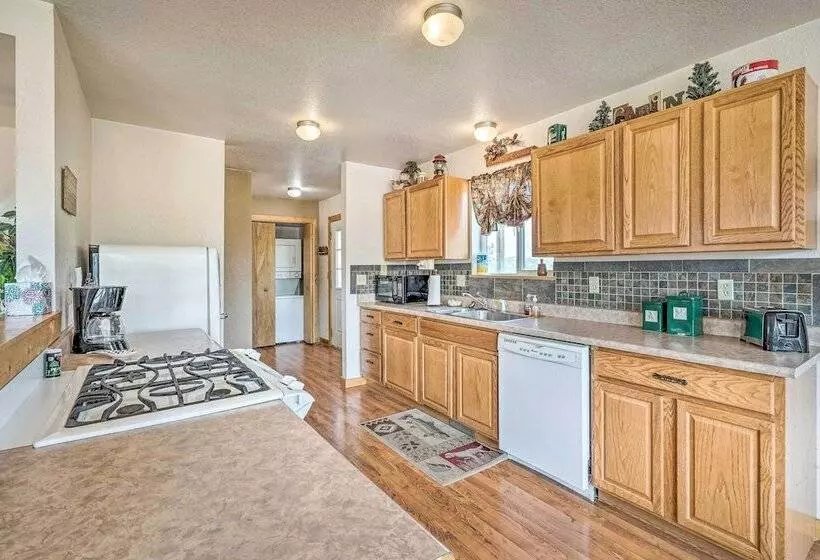 Rustic Florissant Cabin: 4 Acres & Mountain View!