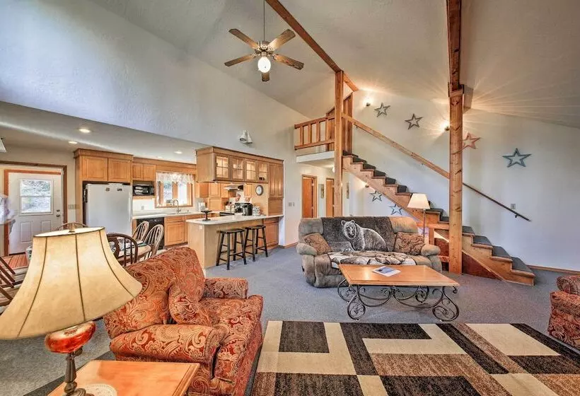 Scenic Kootenai Forest Home W/ Outdoor Living Area