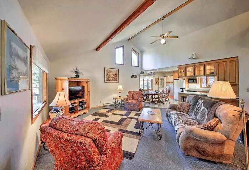 Scenic Kootenai Forest Home W/ Outdoor Living Area