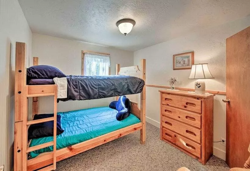 Scenic Kootenai Forest Home W/ Outdoor Living Area