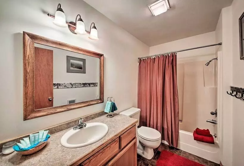 Scenic Kootenai Forest Home W/ Outdoor Living Area