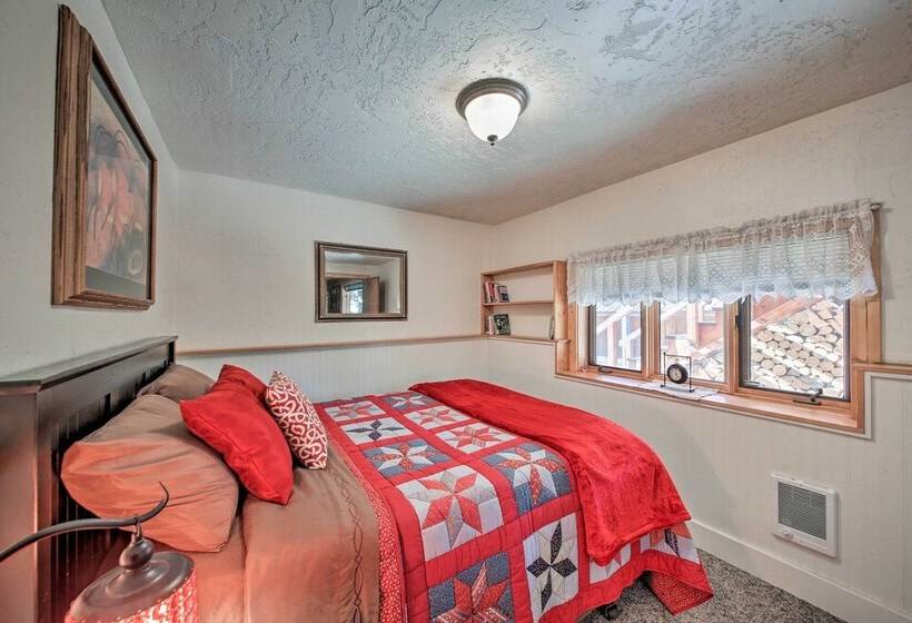 Scenic Kootenai Forest Home W/ Outdoor Living Area