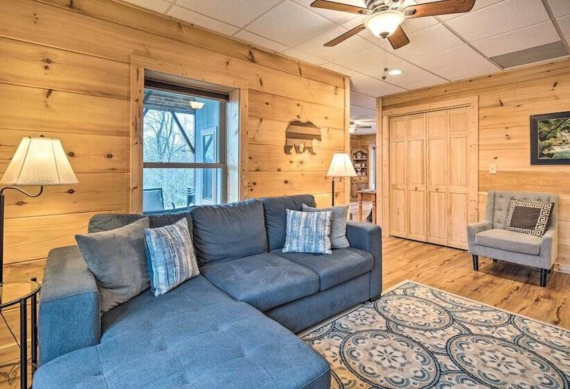 Secluded Black Mountain Cabin W/ On Site Pond!