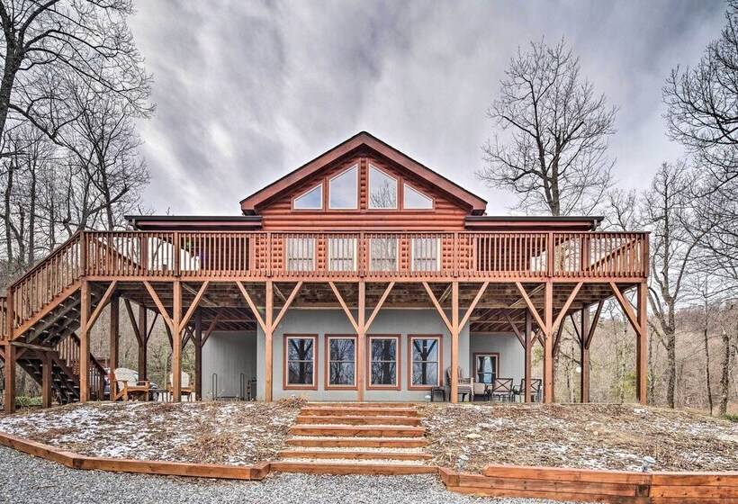 Secluded Black Mountain Cabin W/ On Site Pond!