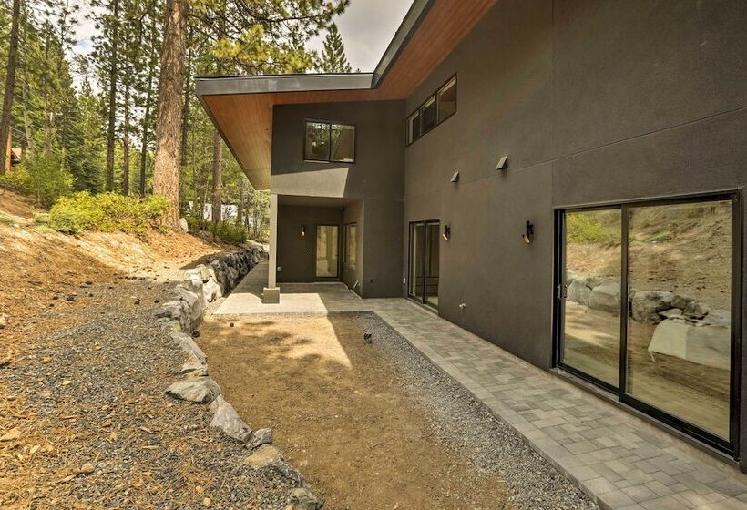 Sleek & Spacious Incline Village Hideaway!