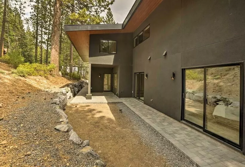 Sleek & Spacious Incline Village Hideaway!