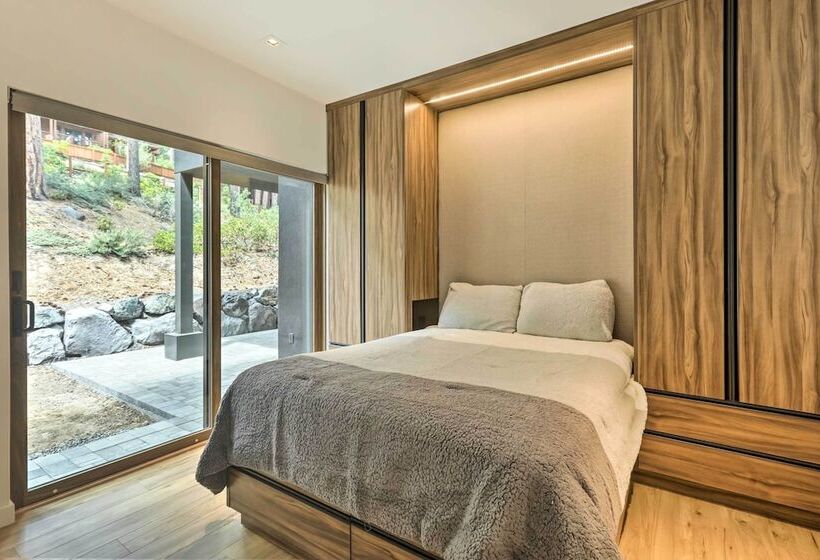 Sleek & Spacious Incline Village Hideaway!
