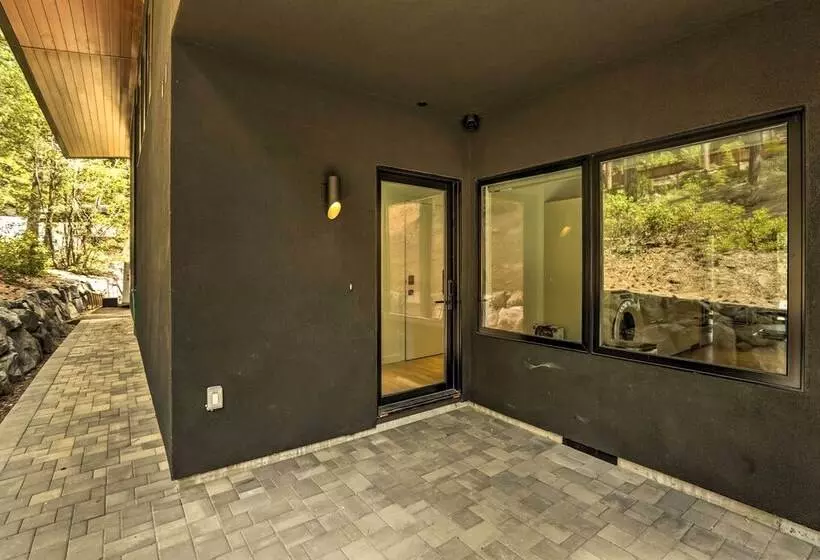 Sleek & Spacious Incline Village Hideaway!