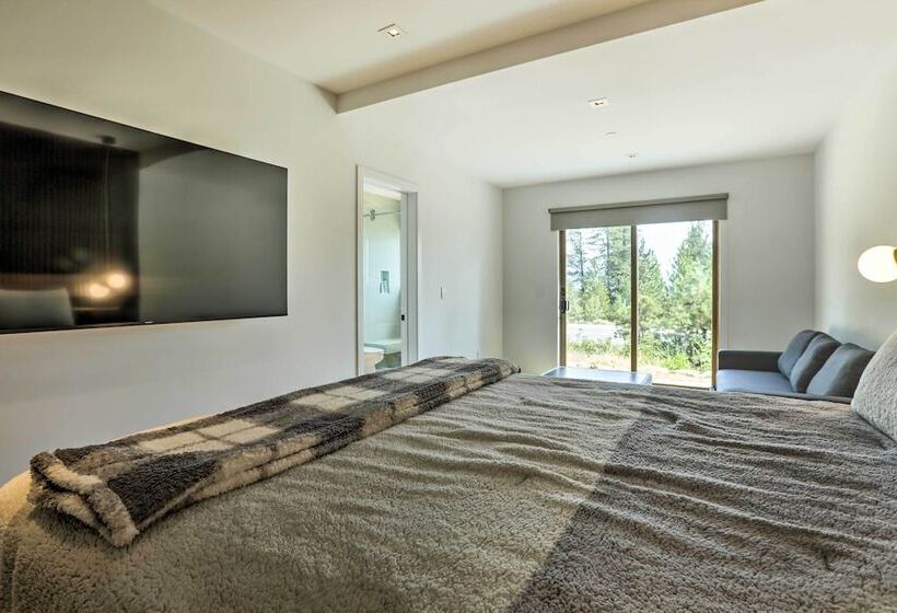 Sleek & Spacious Incline Village Hideaway!