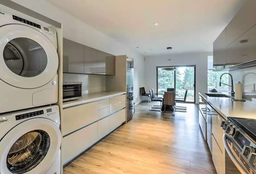 Sleek & Spacious Incline Village Hideaway!