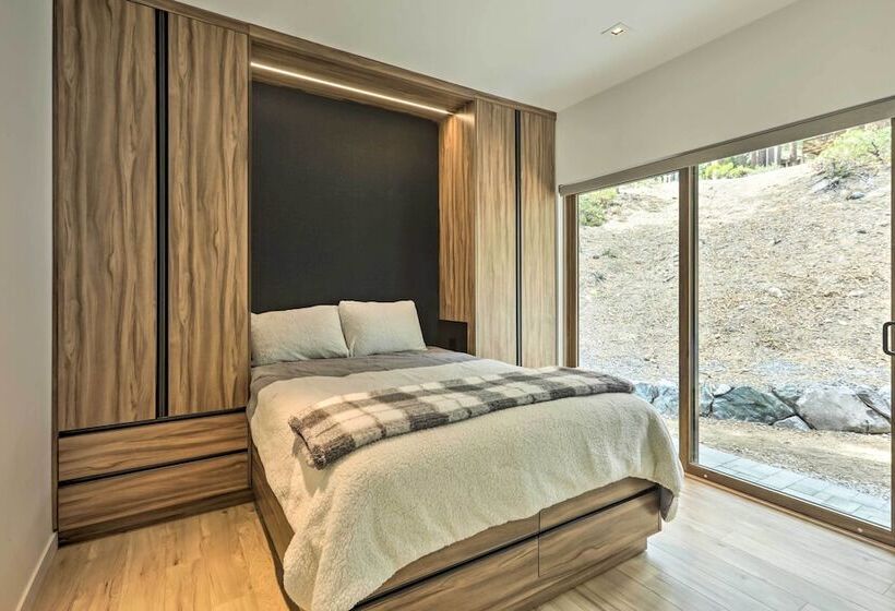 Sleek & Spacious Incline Village Hideaway!