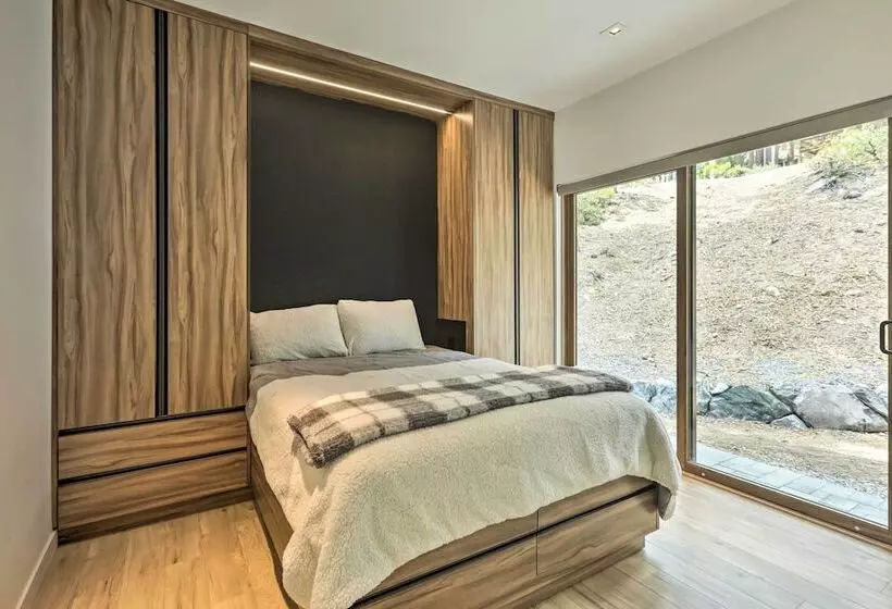 Sleek & Spacious Incline Village Hideaway!