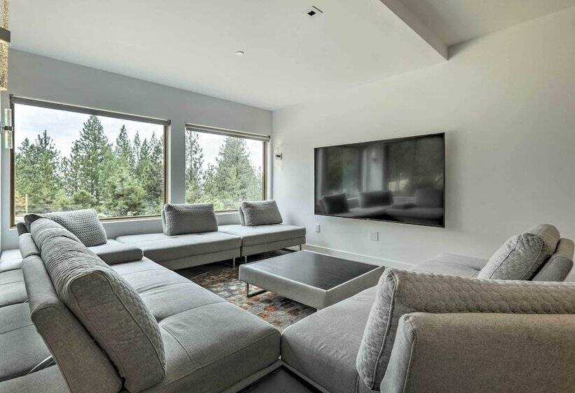 Sleek & Spacious Incline Village Hideaway!