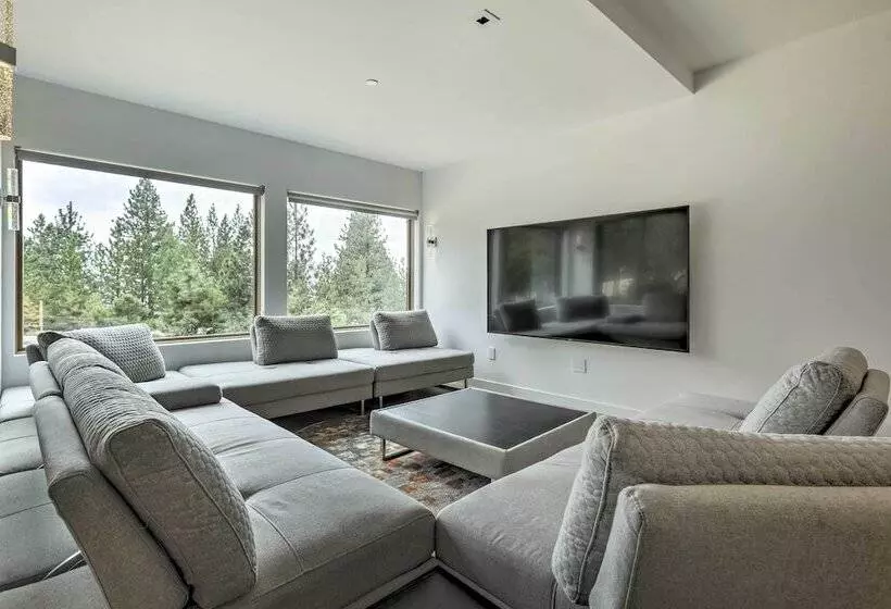 Sleek & Spacious Incline Village Hideaway!