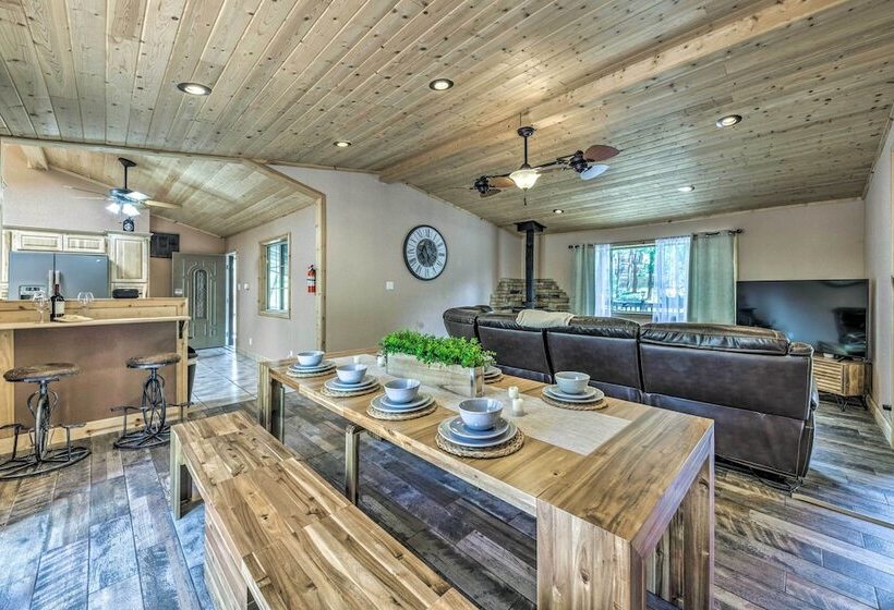 Sleepy Bear Cabin In Ruidoso: Deck & Yard Games!