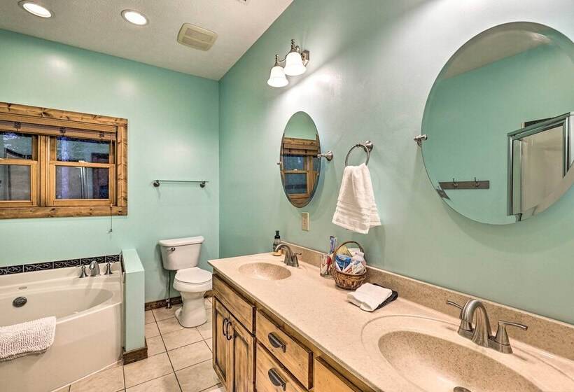 Game Room & Fire Pit: Spacious Elk Park Lodge!