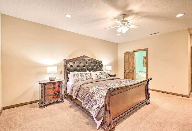 Game Room & Fire Pit: Spacious Elk Park Lodge!