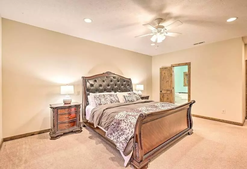 Game Room & Fire Pit: Spacious Elk Park Lodge!