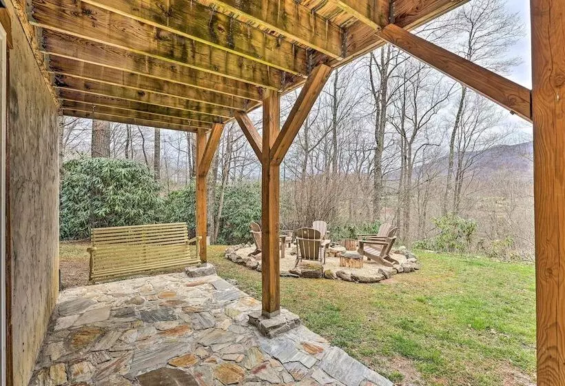 Game Room & Fire Pit: Spacious Elk Park Lodge!