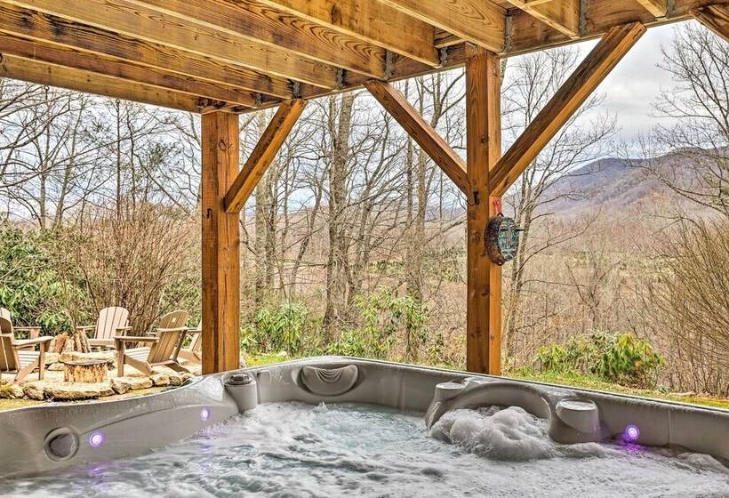 Game Room & Fire Pit: Spacious Elk Park Lodge!