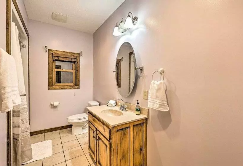 Game Room & Fire Pit: Spacious Elk Park Lodge!