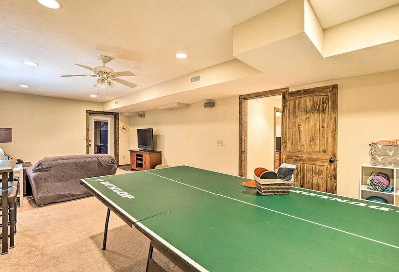 Game Room & Fire Pit: Spacious Elk Park Lodge!