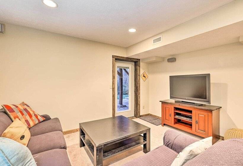 Game Room & Fire Pit: Spacious Elk Park Lodge!