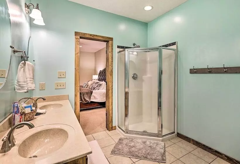 Game Room & Fire Pit: Spacious Elk Park Lodge!